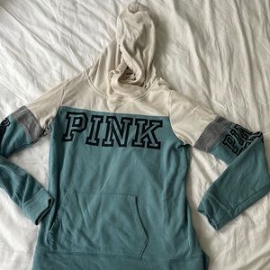 VS PINK pullover hoodie in good condition blue color blocking